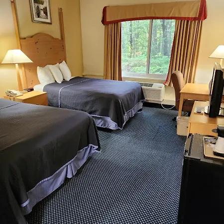 Katahdin Inn & Suites